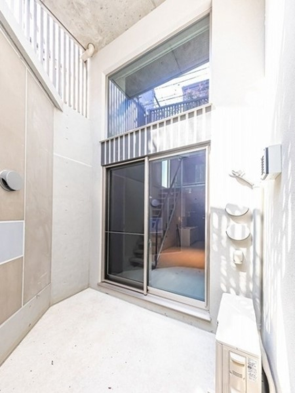 ドライエリアではアウトドアチェアでリラックス