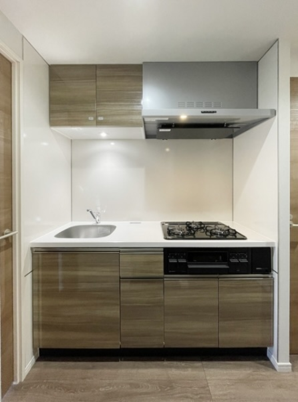 お料理好きにはうれしい3口コンロのキッチン