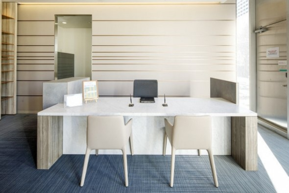 コンシェルジュデスク