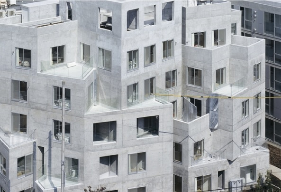 建物全体がアート作品のよう。