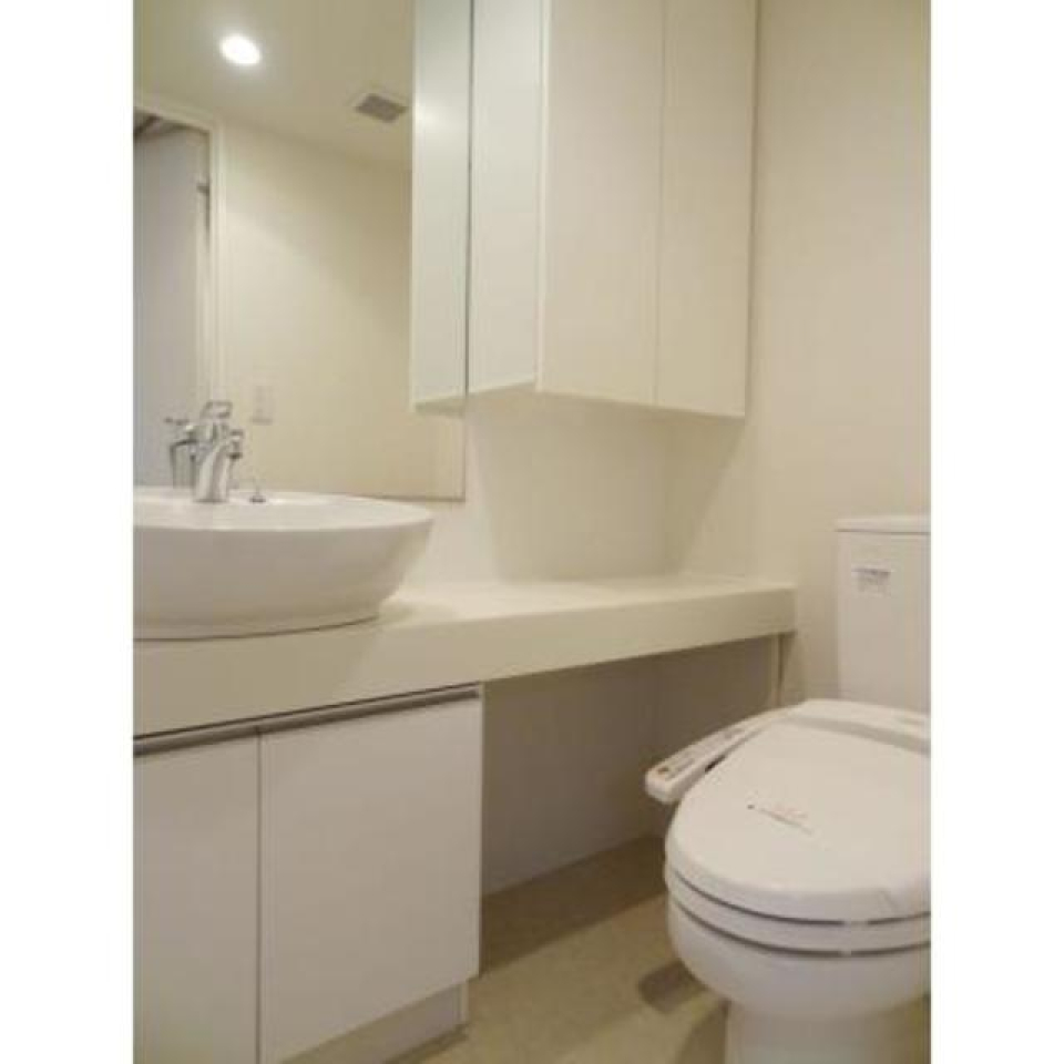 洗面台・トイレ
※写真は同タイプ住戸です。