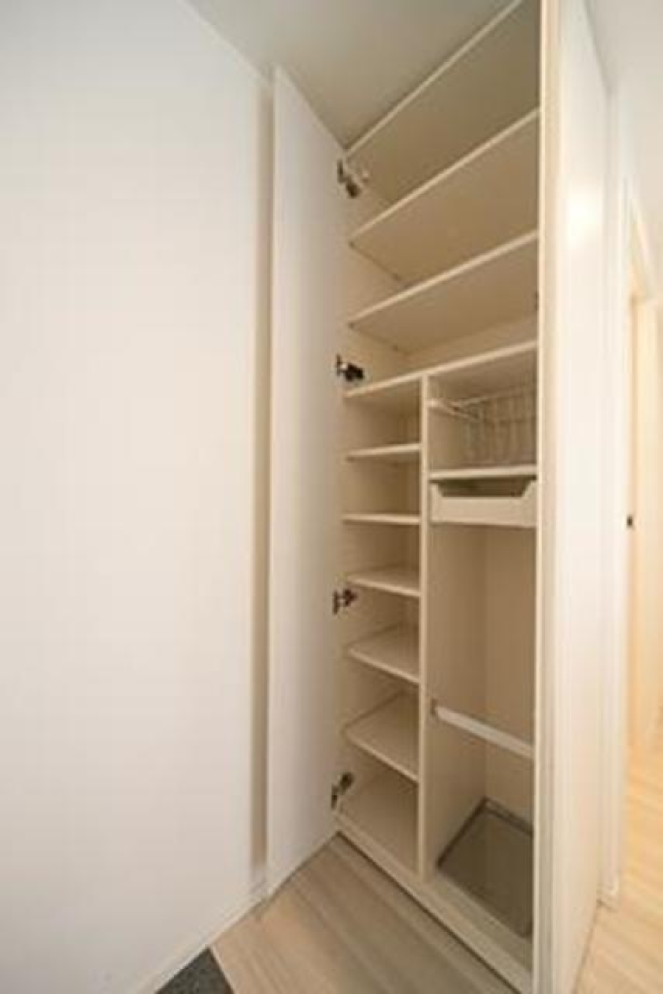 収納
※写真は同タイプ住戸です。