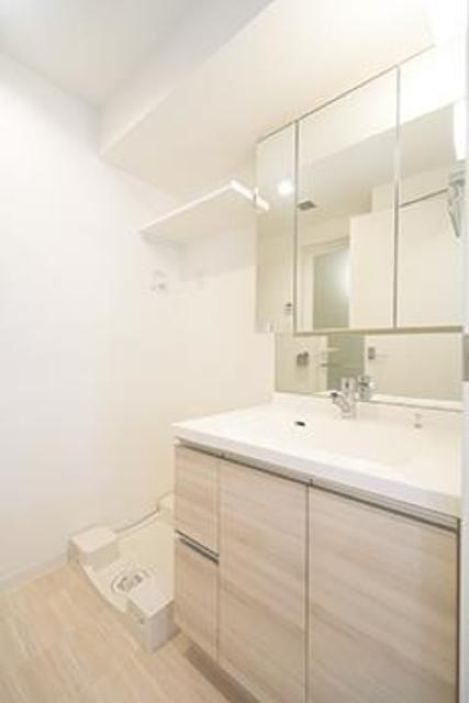 室内洗濯機置き場・独立洗面台
※写真は同タイプ住戸です。