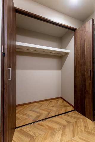 ハンガーパイプ付き