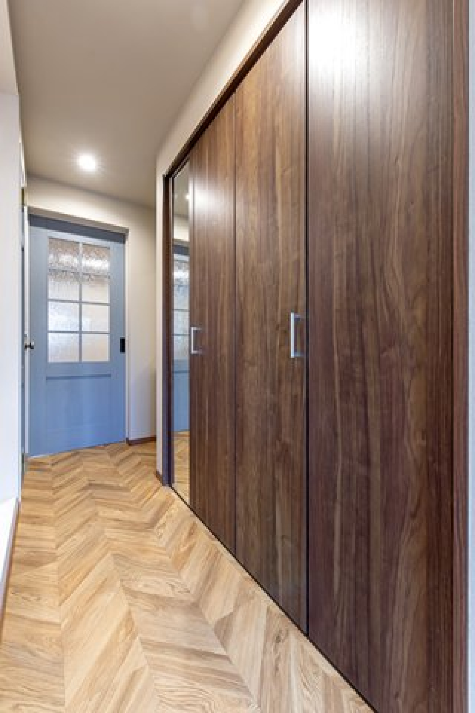 クローゼットは廊下にあります。廊下がほぼ脱衣所だと考えれば便利