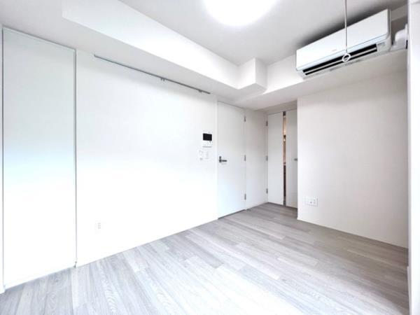 パウダールームへのアクセスはこの洋室からです。