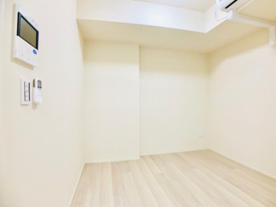 3.8帖の洋室。窓のないお部屋です。