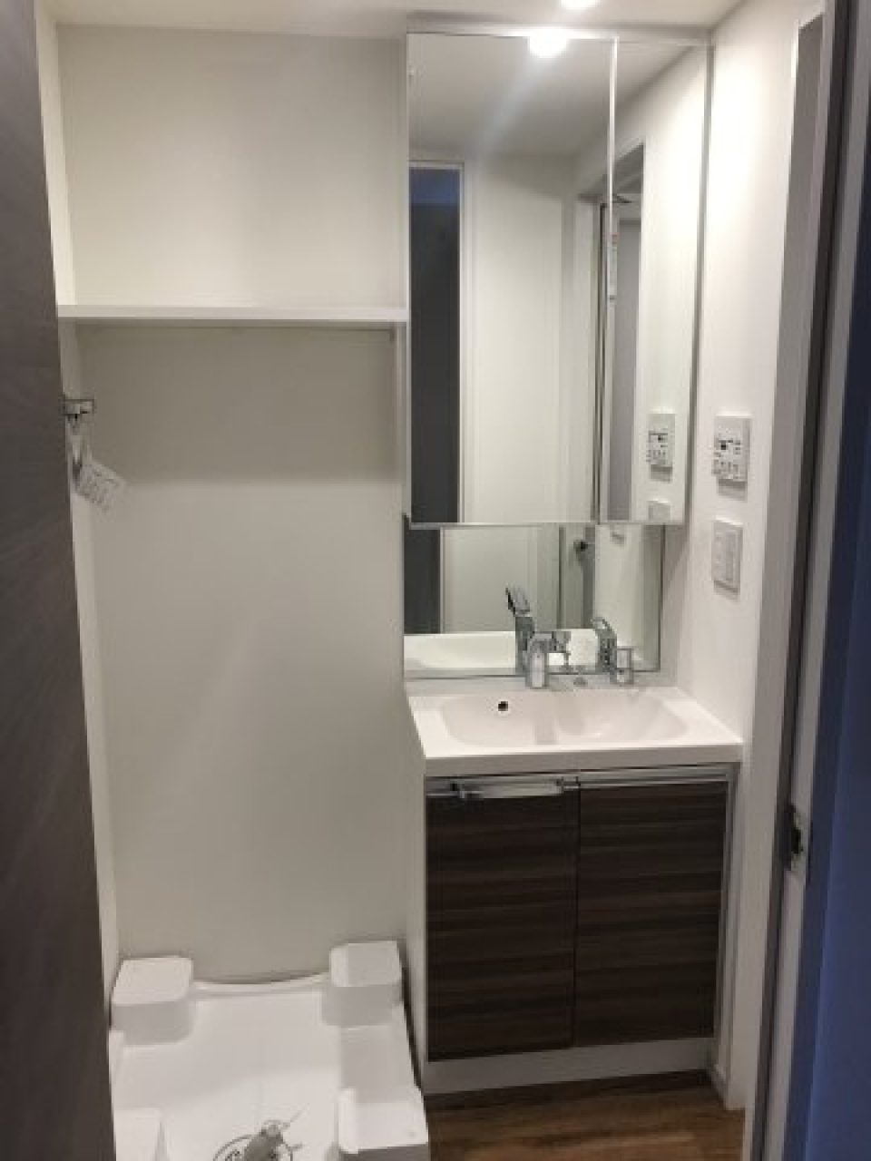 室内洗濯機置き場・洗面台