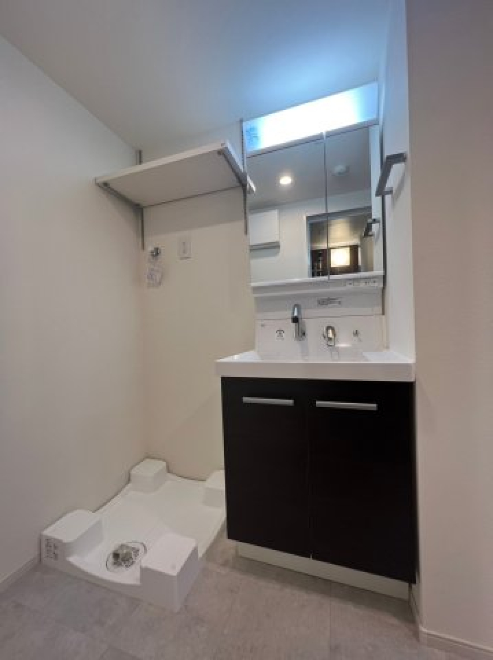 室内洗濯機置き場・独立洗面台