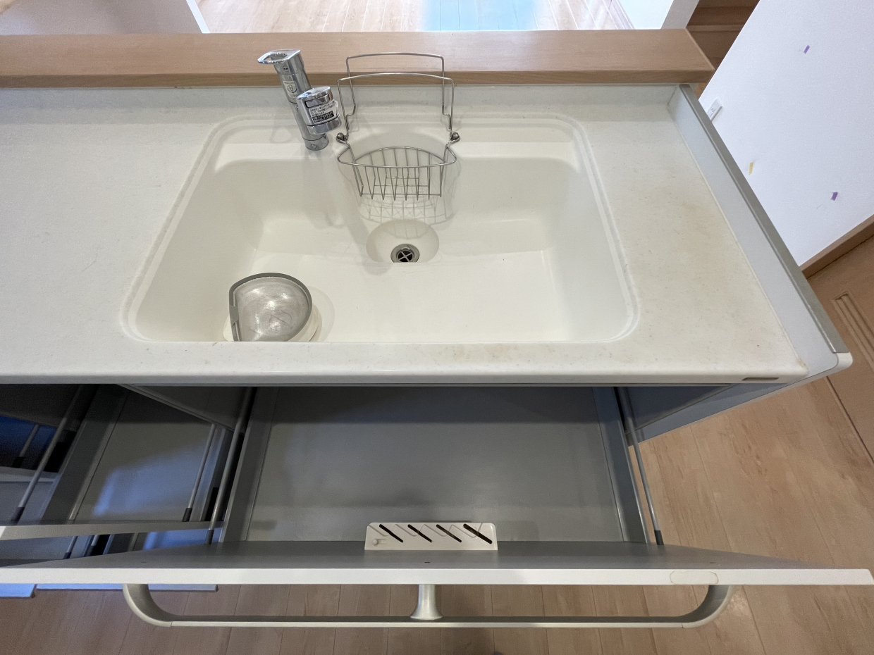 蛇口が正面から少し外れているので、お料理中の簡単な洗い物も楽にできそう◎