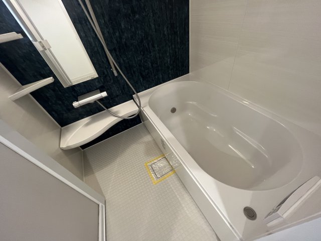 浴室の様子。浴室乾燥機付きで、雨の日でも安心。