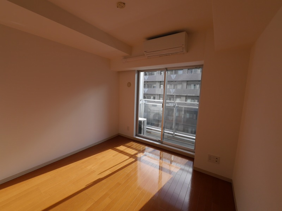 明るい洋室です