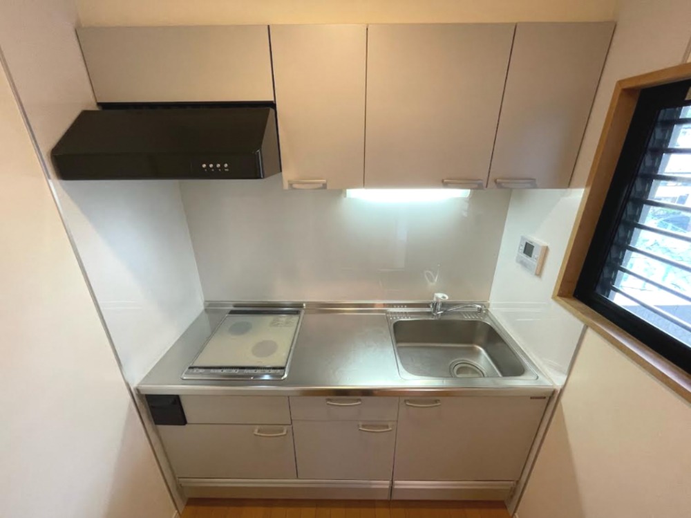 レンジフードがあり、換気がしやすくGOOD。