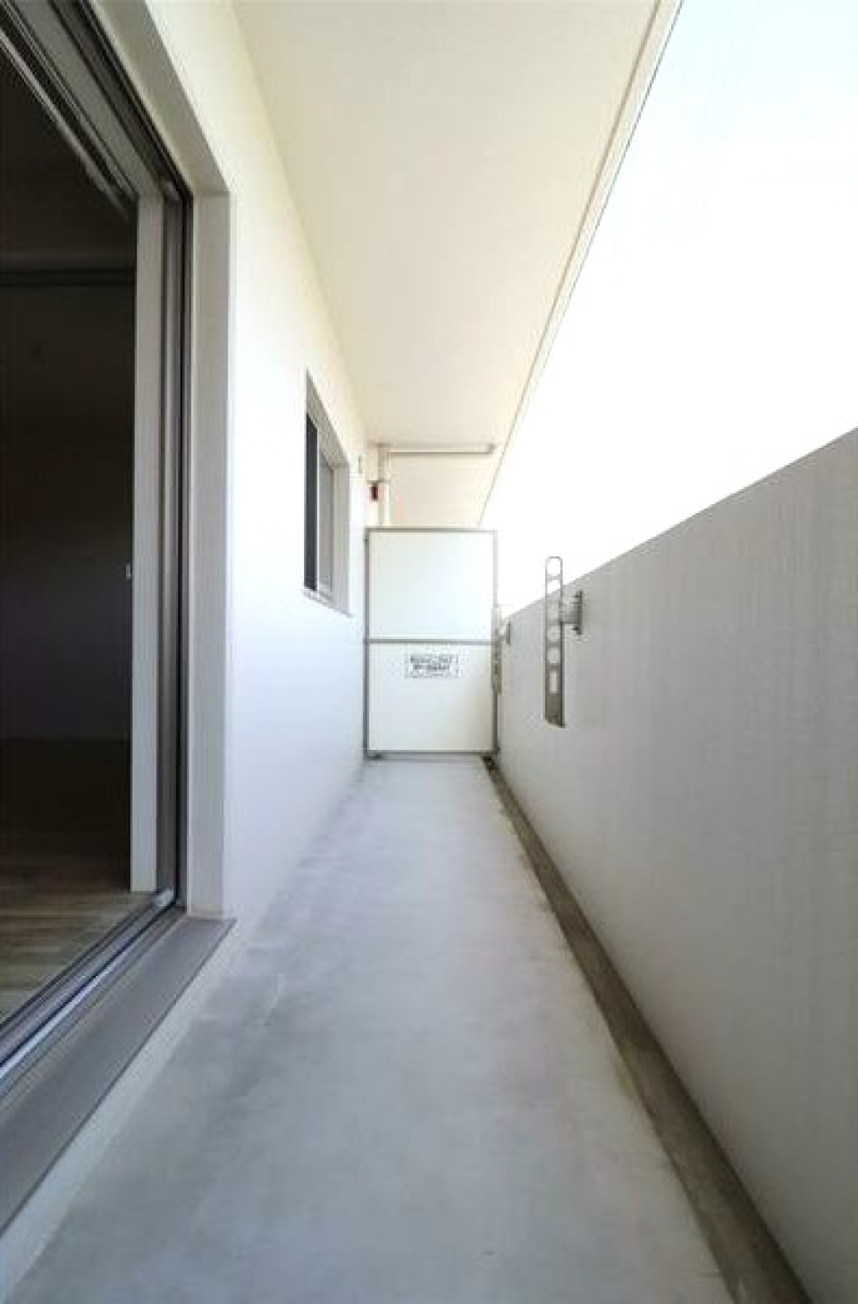 リビング・洋室それぞれからバルコニーに出ることができるのでお布団も普段のお洗濯も楽ちん♪