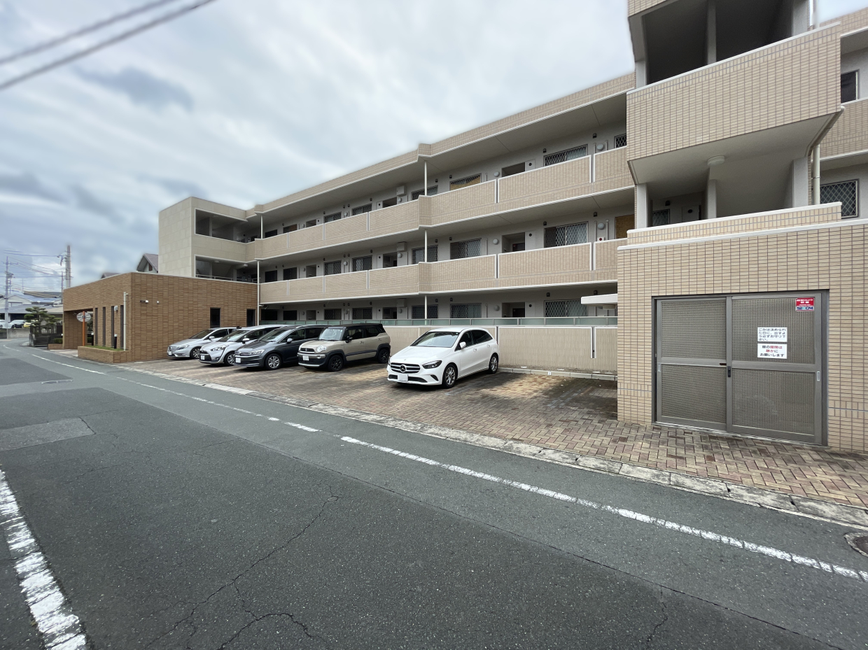 小学校も近く、閑静な住宅地にあります。