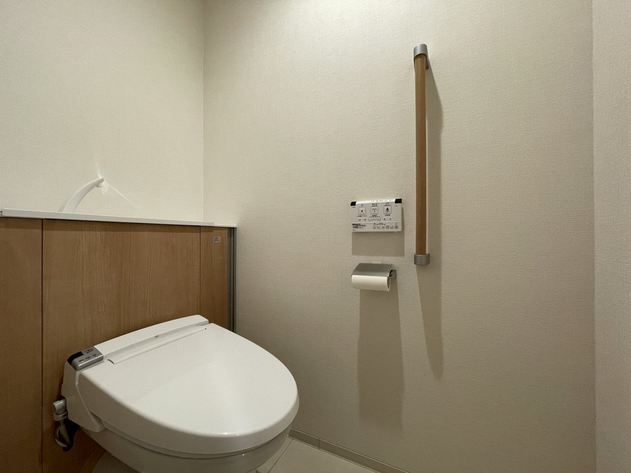スタイリッシュなお手洗い。リモコンでポチッとな。