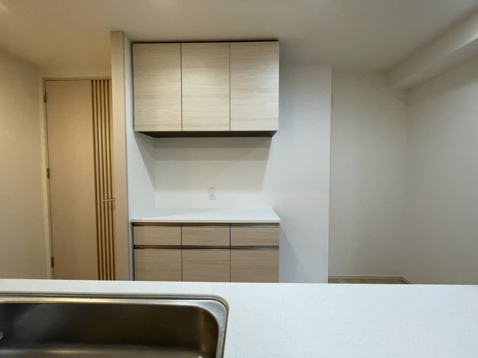 120㎝ × 45㎝ のカップボードをうまく活用して。