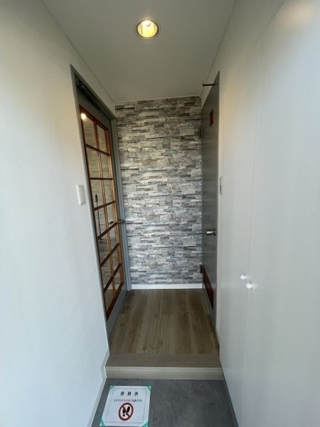 玄関にはトールサイズのシューズボックスがあります