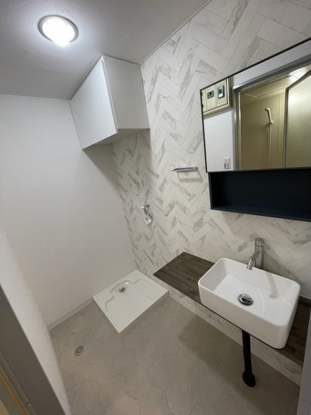 コロンとした洗面ボウルが特徴的な洗面室