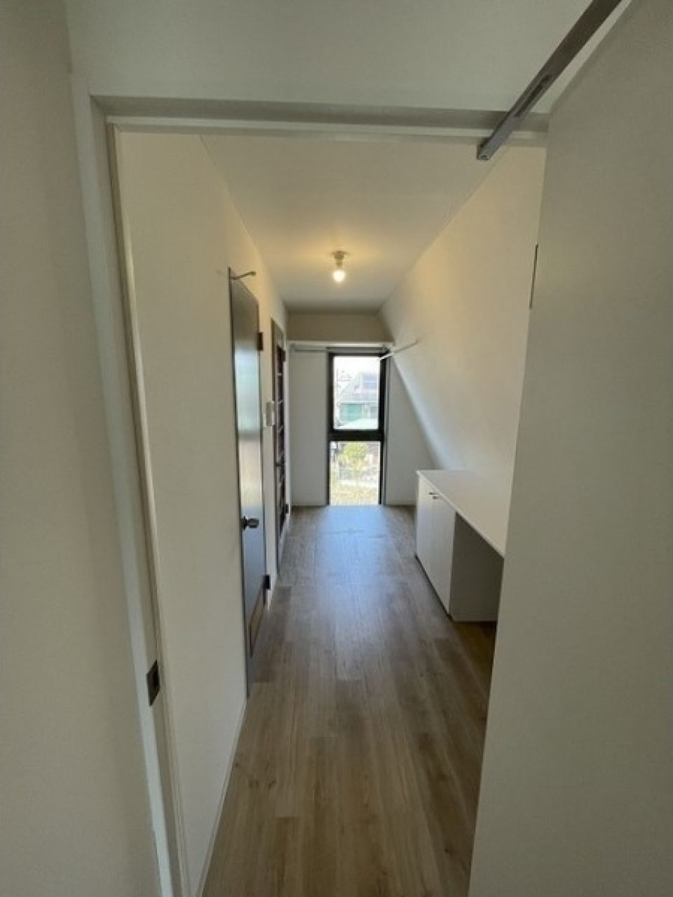 こちらは『収納兼廊下』