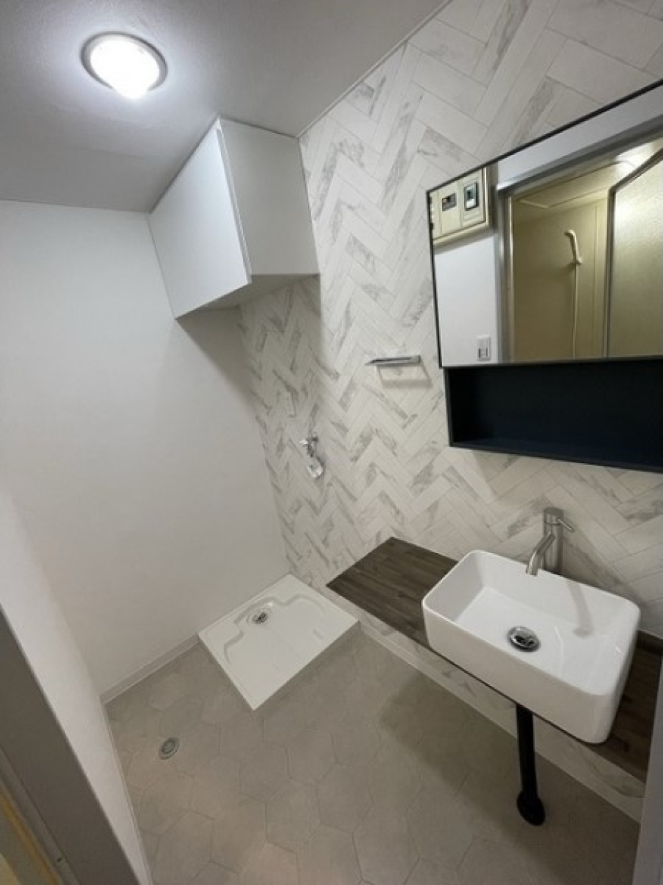 コロンとした洗面ボウルが特徴的な洗面室