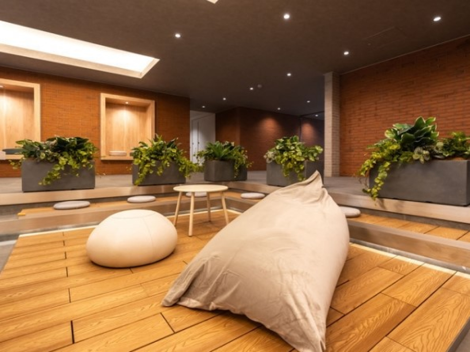 コミュニティスペースはリラックス空間になっていますね