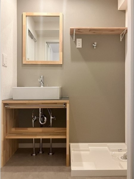 ナチュラルな雰囲気の洗面脱衣室