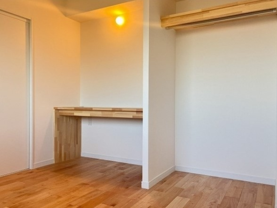 造作デスクがあるのでワーキングスペースにピッタリです