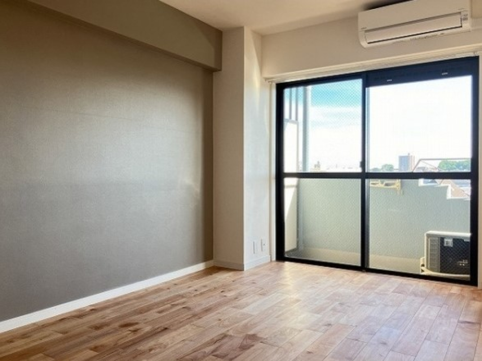 南向きの5.6帖のお部屋は寝室に良さそう