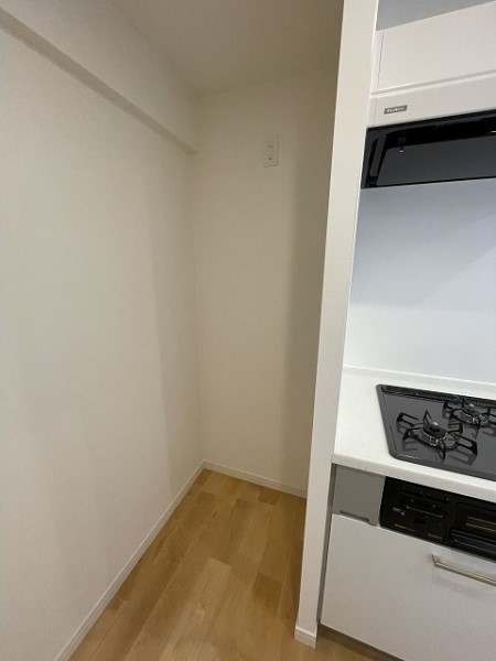 冷蔵庫は奥に隠れますよ