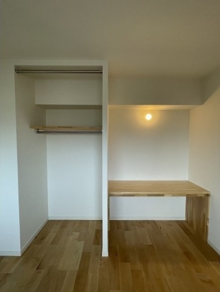 造作デスクがあるのでワーキングスペースにピッタリです