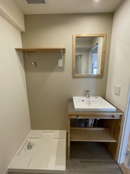 ナチュラルな雰囲気の洗面脱衣室