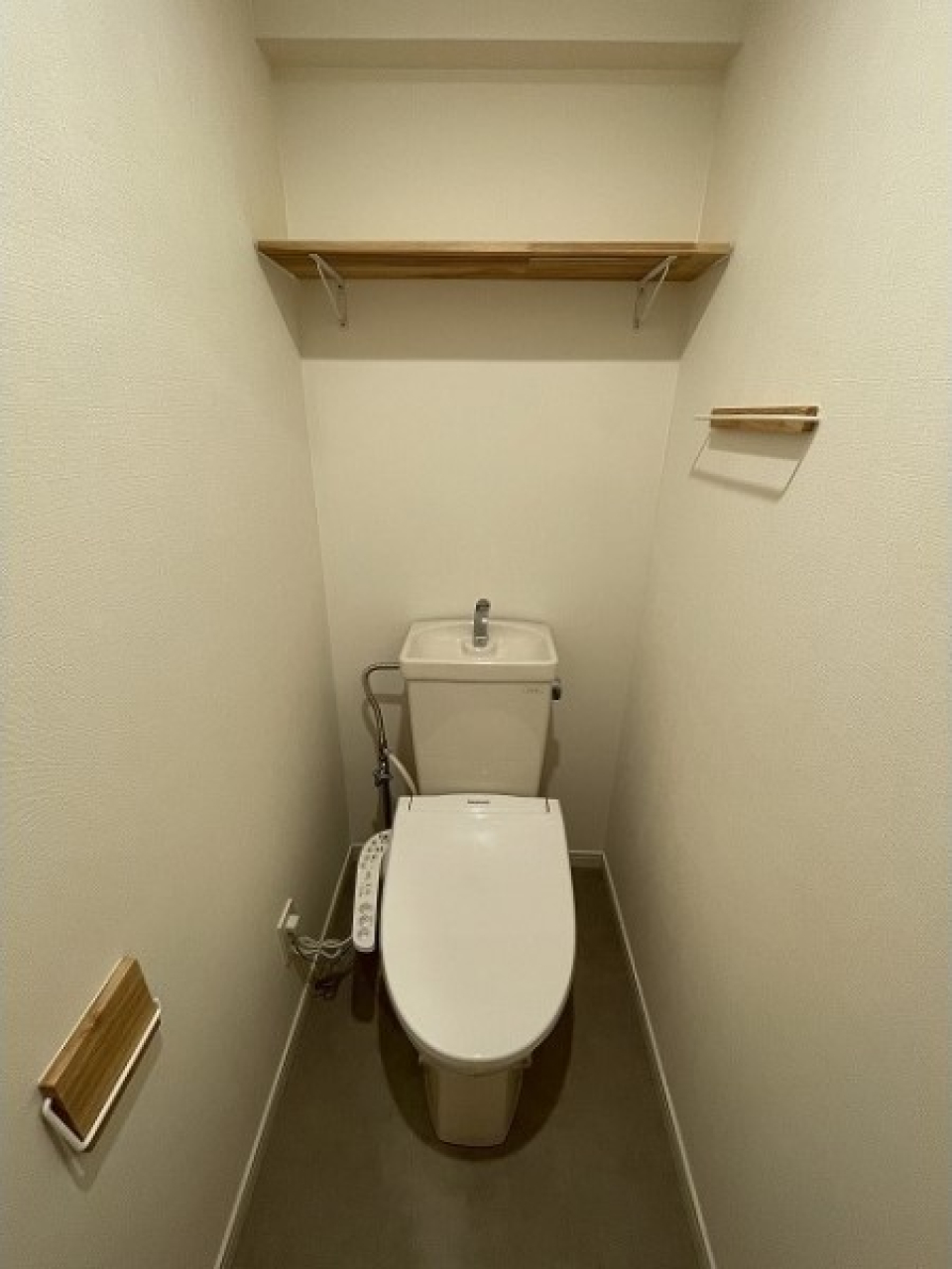 トイレのホルダー類にもこだわりを感じます