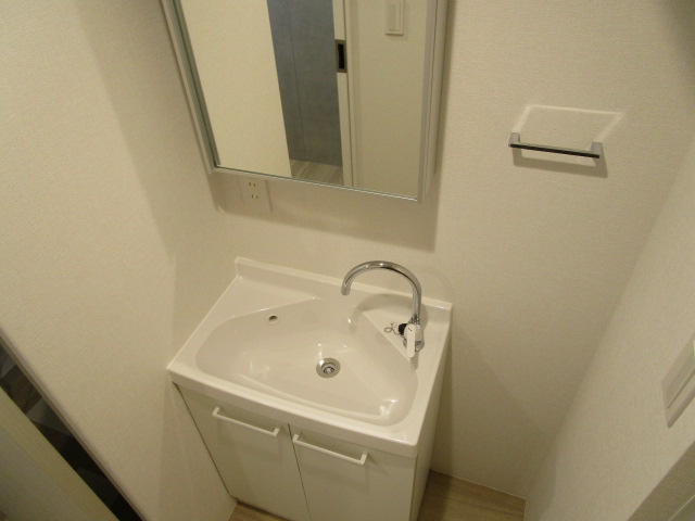 スタイリッシュな独立洗面台