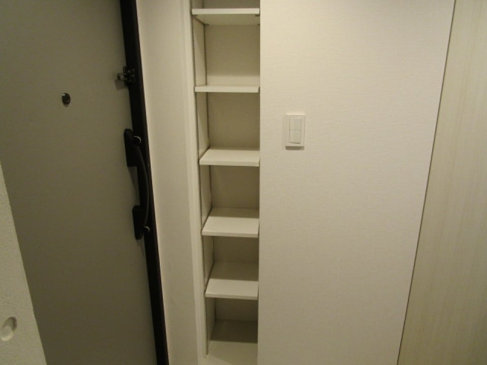 高さを調節できるシューズボックス