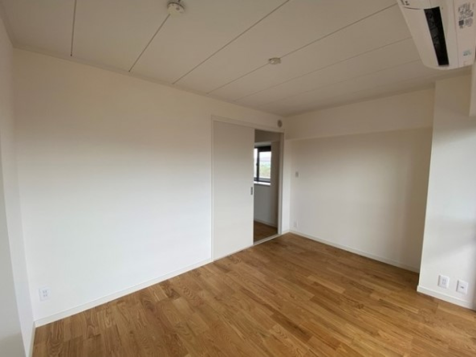 ベッドルームは6帖なのでダブルベッドも置けそうですね