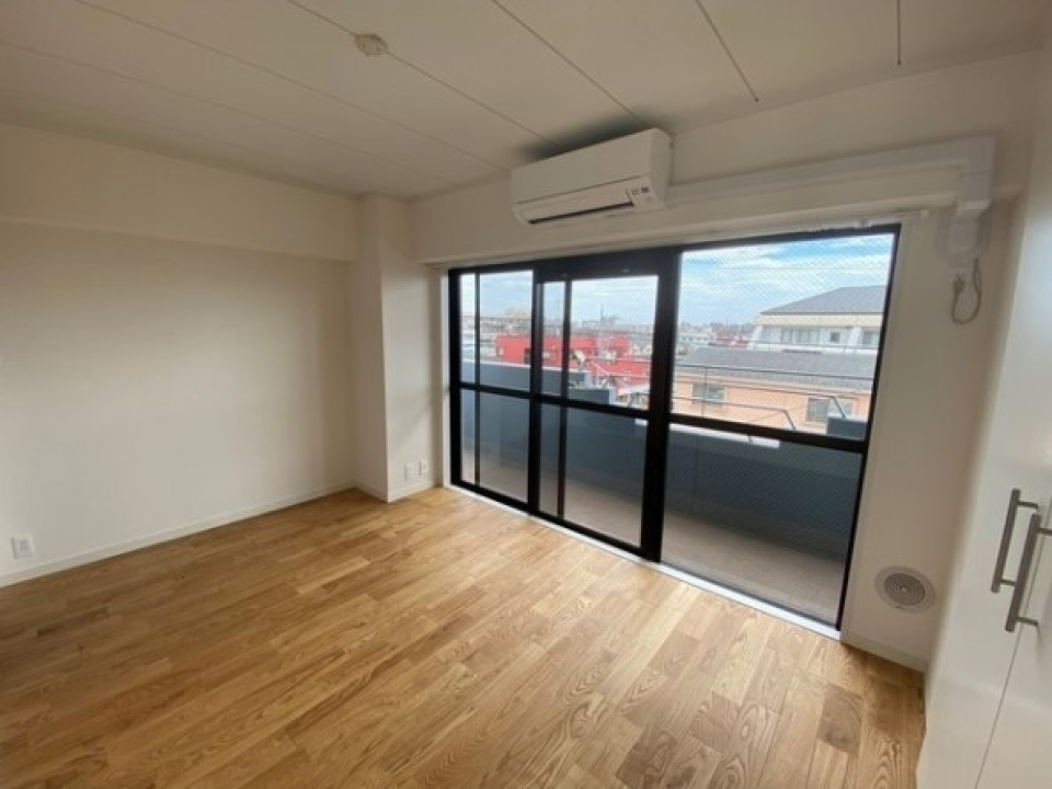 ぐるりとバルコニーにお部屋を囲まれています