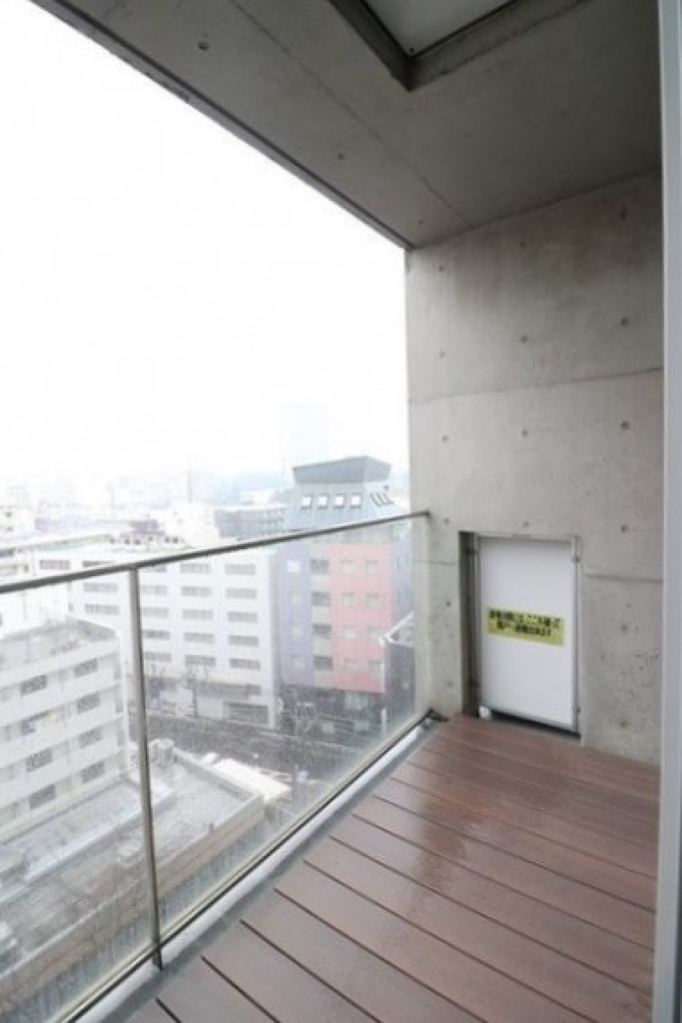 9階からの眺望は青山方面のビル