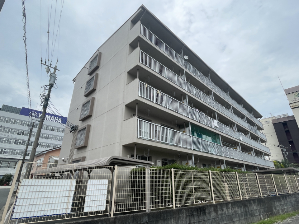 YAMAHAのすぐそばの建物です