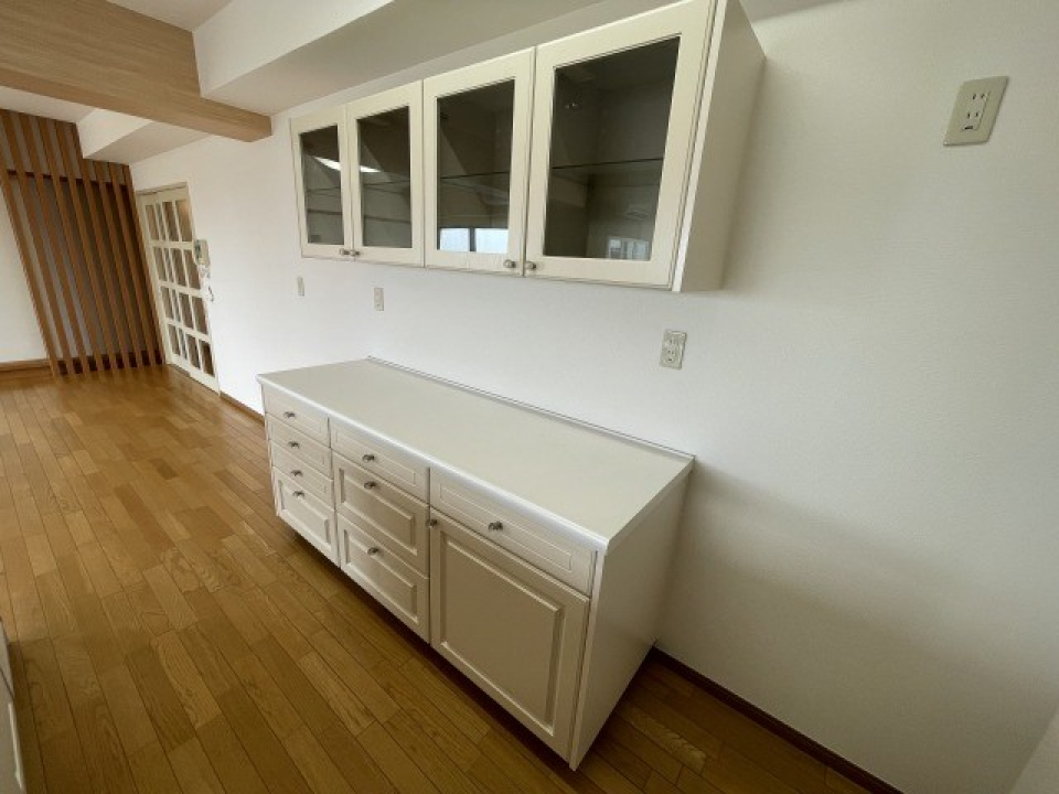 カップボードも設置済み。