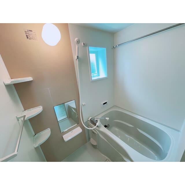 浴室
窓があるので湿気対策も◎