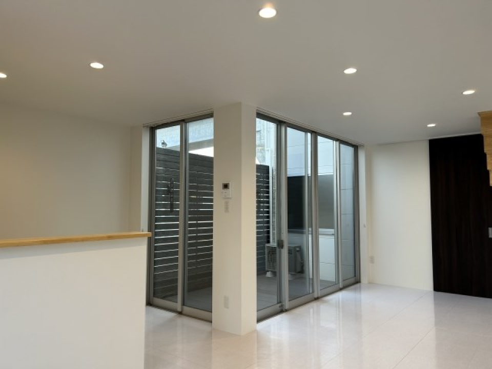 モノトーンで統一されたスタイリッシュな内装