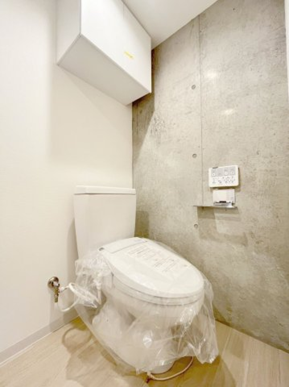 トイレの上の棚にストックを