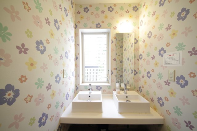 洗面台は全４台完備。被ることなく使えそうですね。 