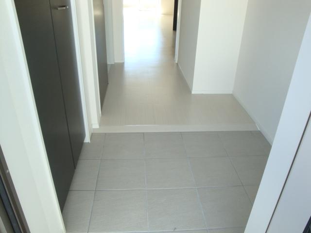 広々とした玄関