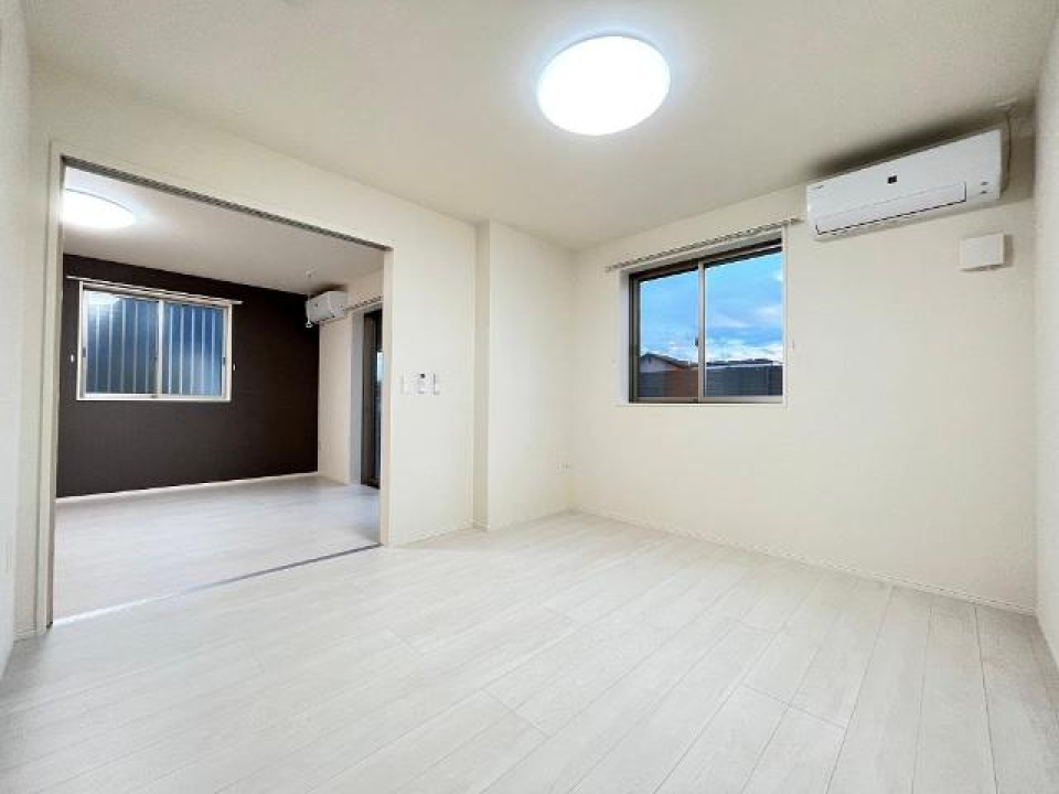 LDKの横には寝室6.5帖