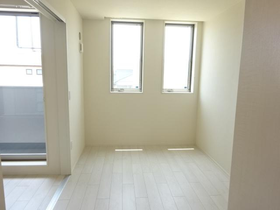 LDK横の南側洋室　5.3帖