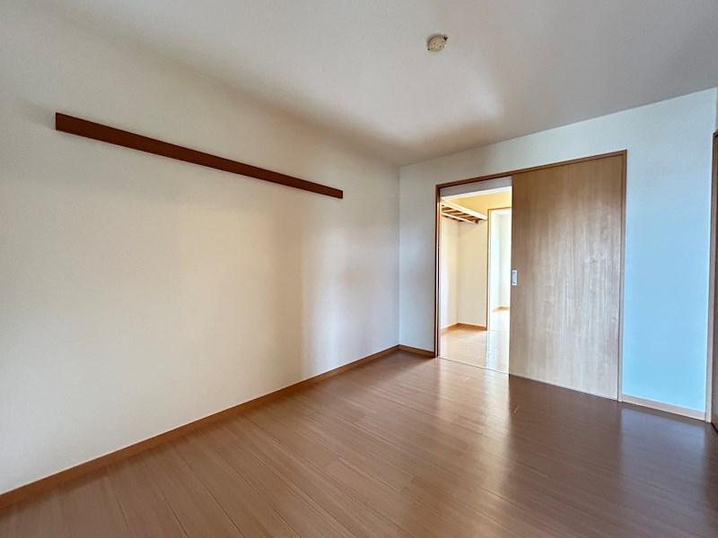 引き戸を使ってお部屋を寝室で区切っても良さそうです