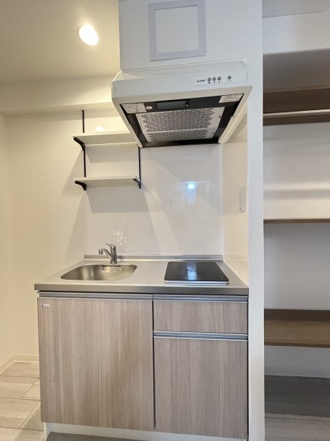 キッチンはコンパクト