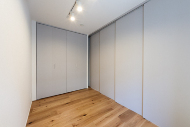 LDKとは引き戸で仕切られています。※写真は同タイプ住戸です。